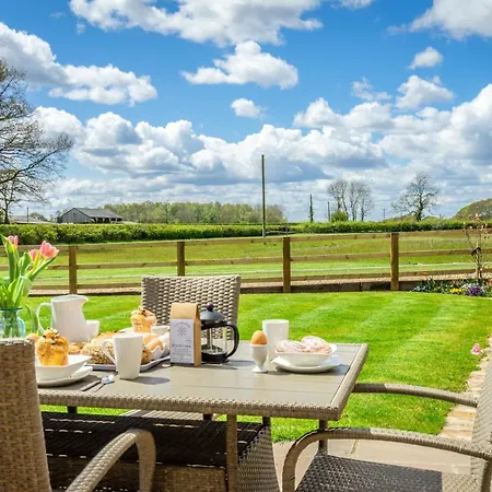 Brecks Farm - The Parlour *